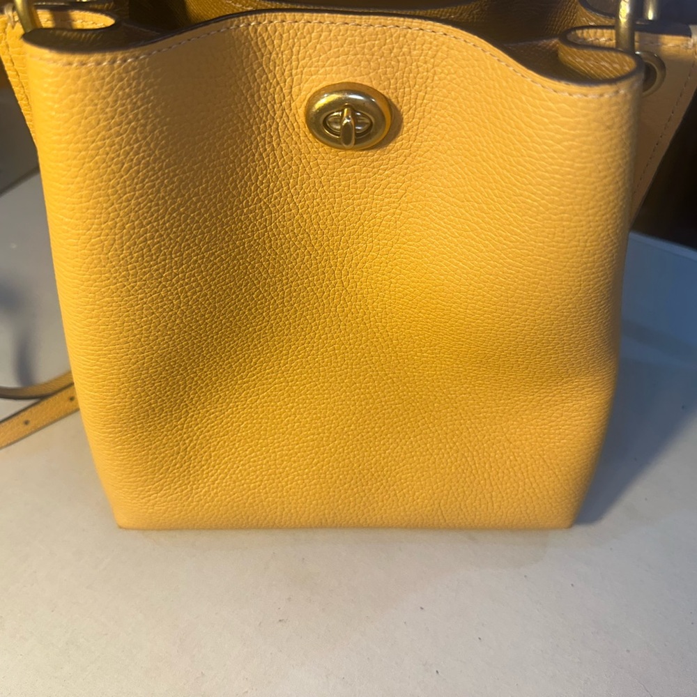 LIKE NEW Coach Pebble Leather Shoulder Bag in Mustard - Picture 7 of 12